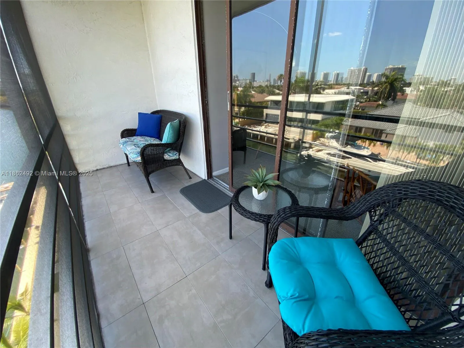 2935 NE 163rd St, #5K