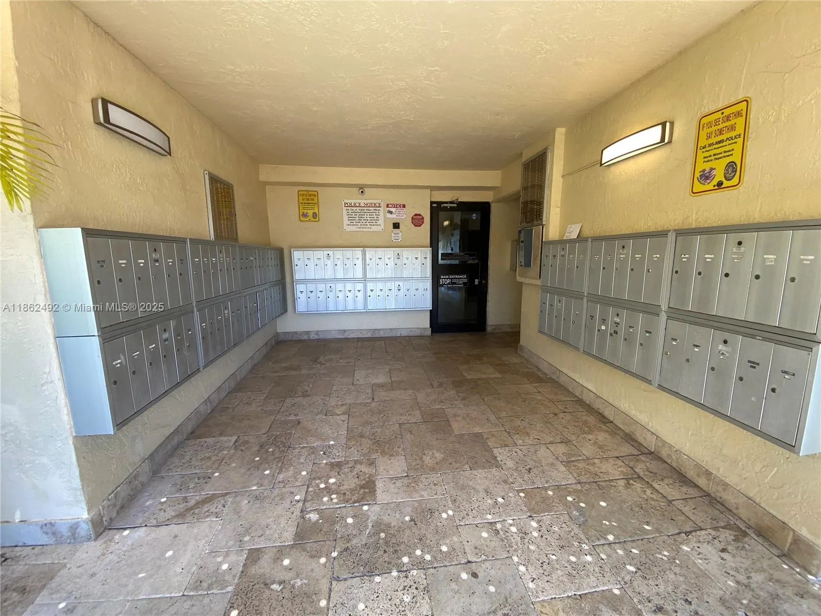 2935 NE 163rd St, #5K