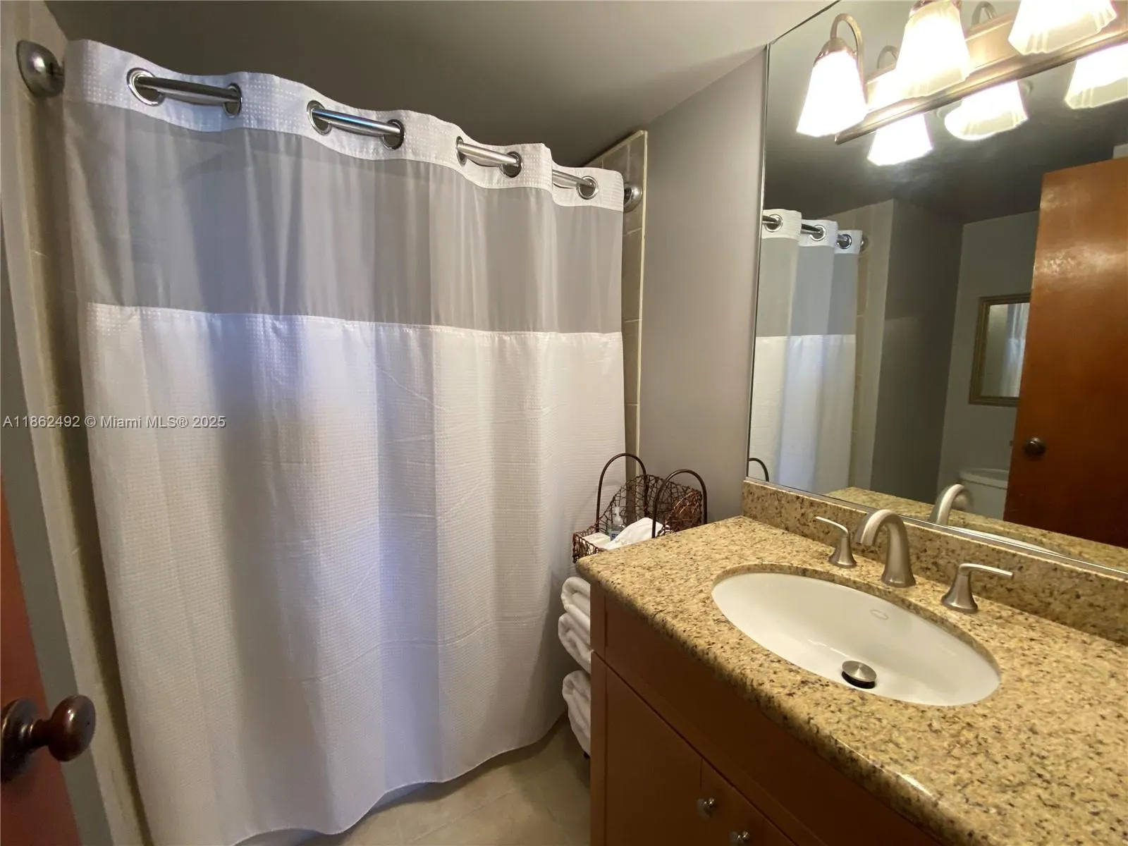 2935 NE 163rd St, #5K