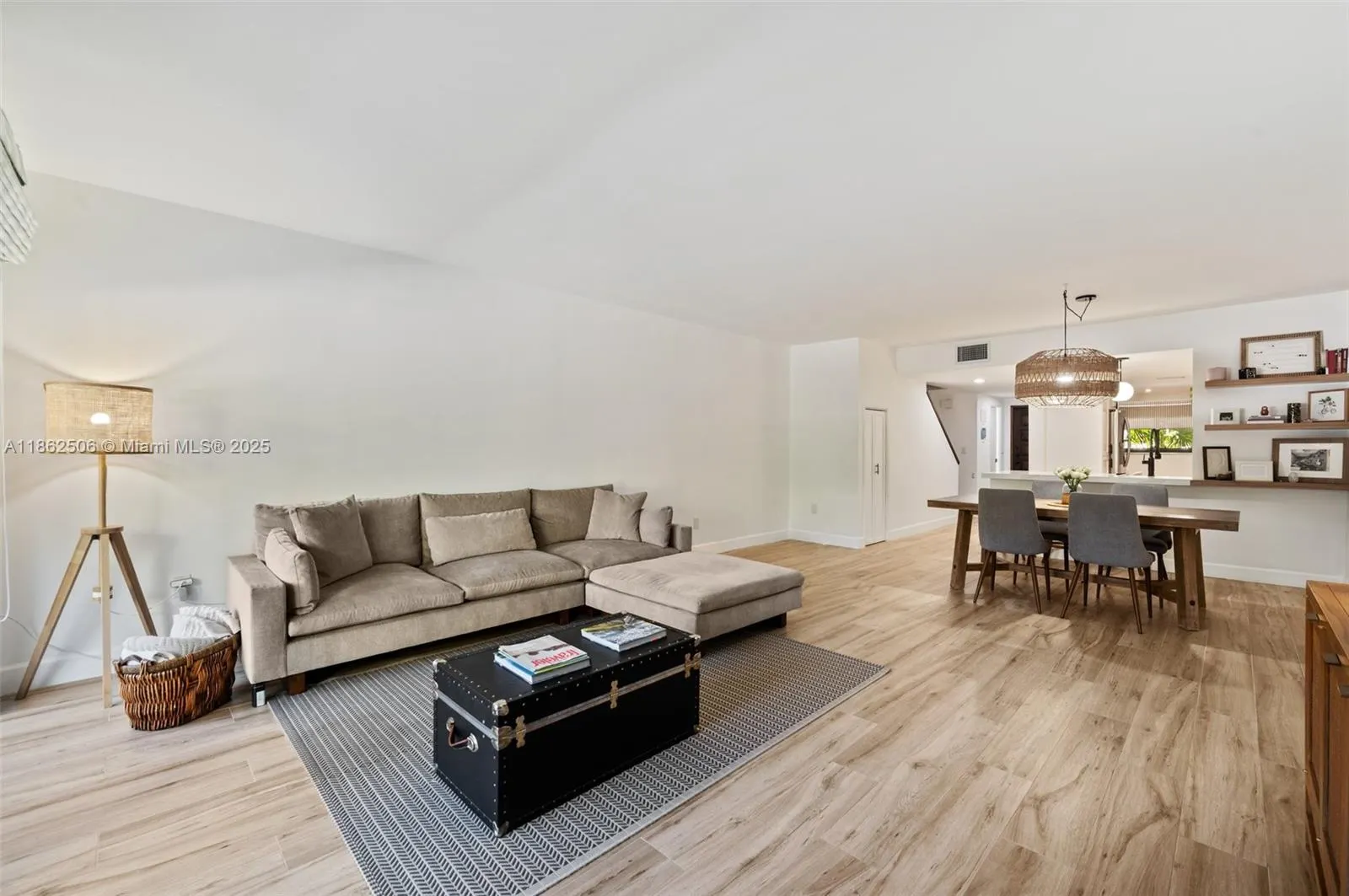 2600 Cardena St, #11