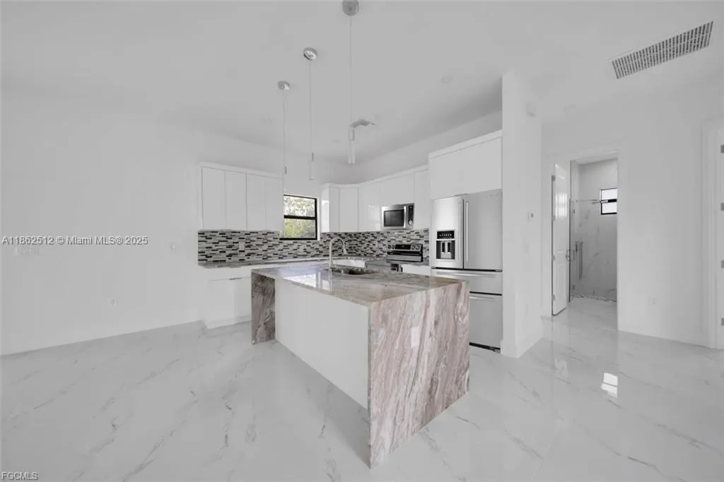 1316 Broadway Ave