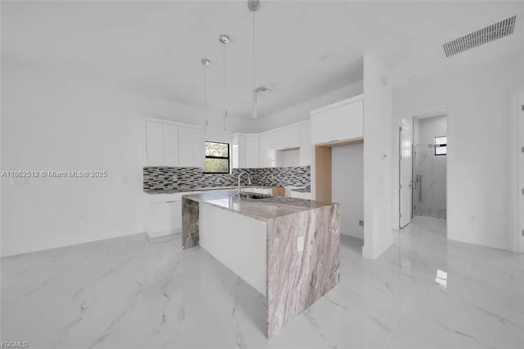 1316 Broadway Ave