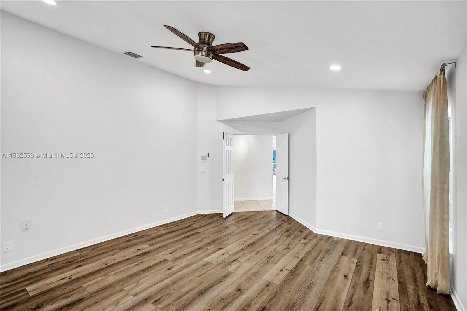 6450 Brava Way