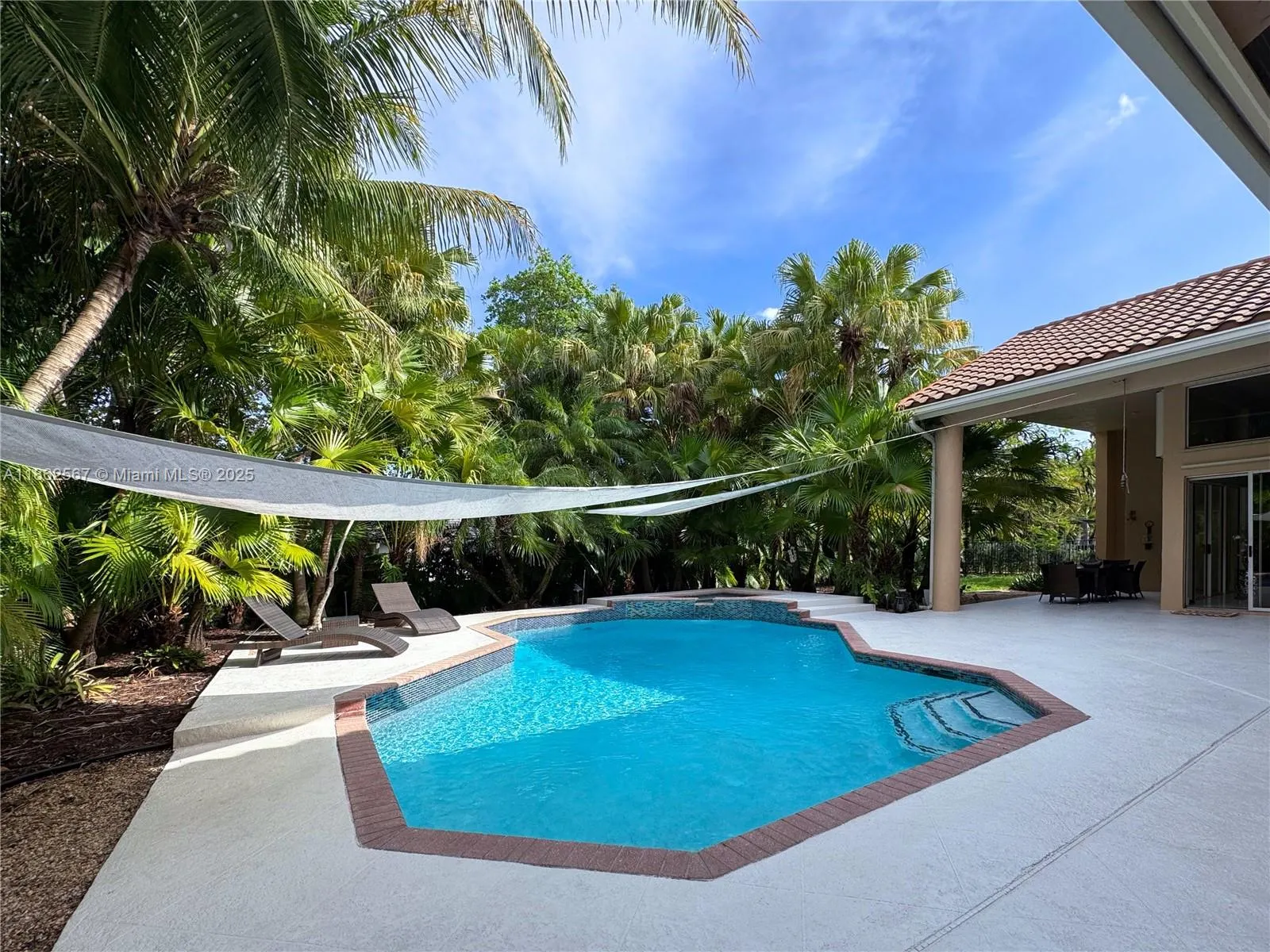375 Sabal Way