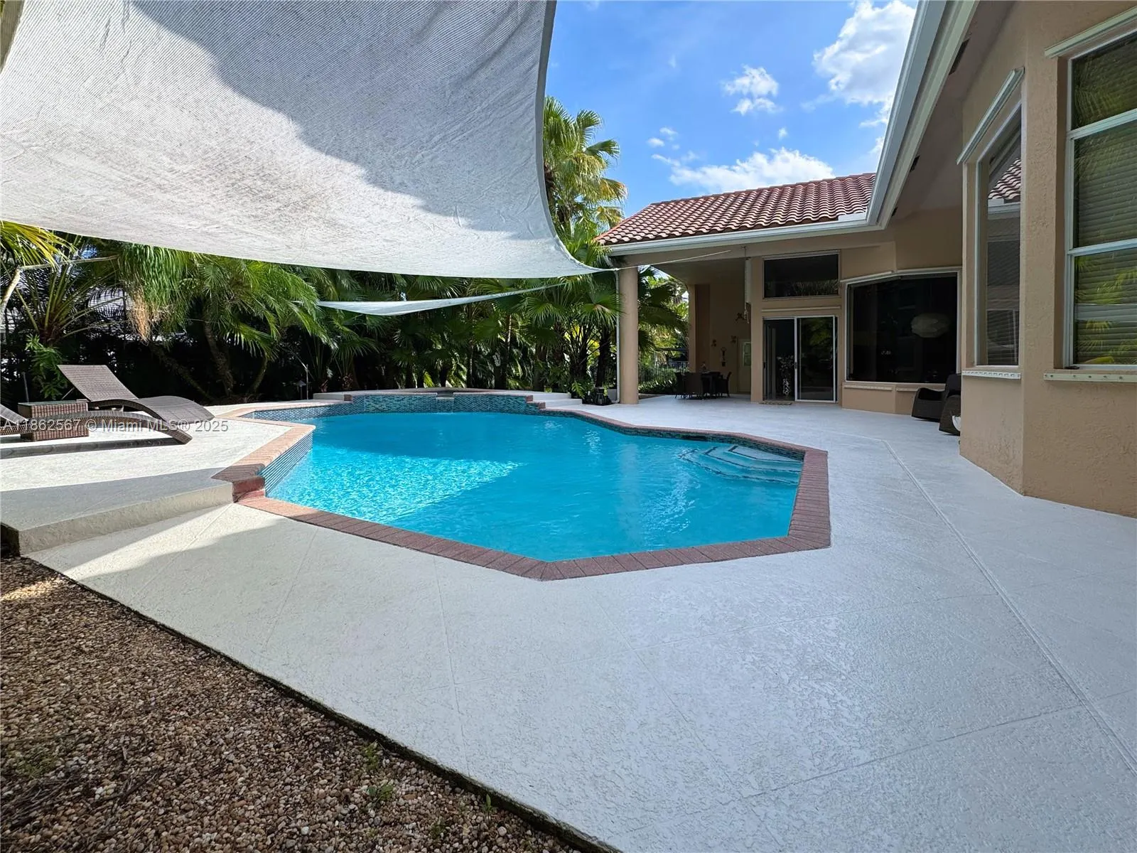 375 Sabal Way
