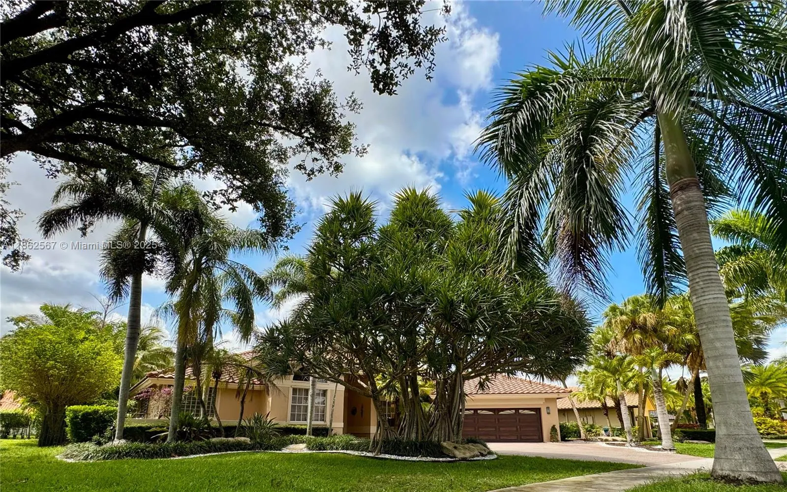 375 Sabal Way