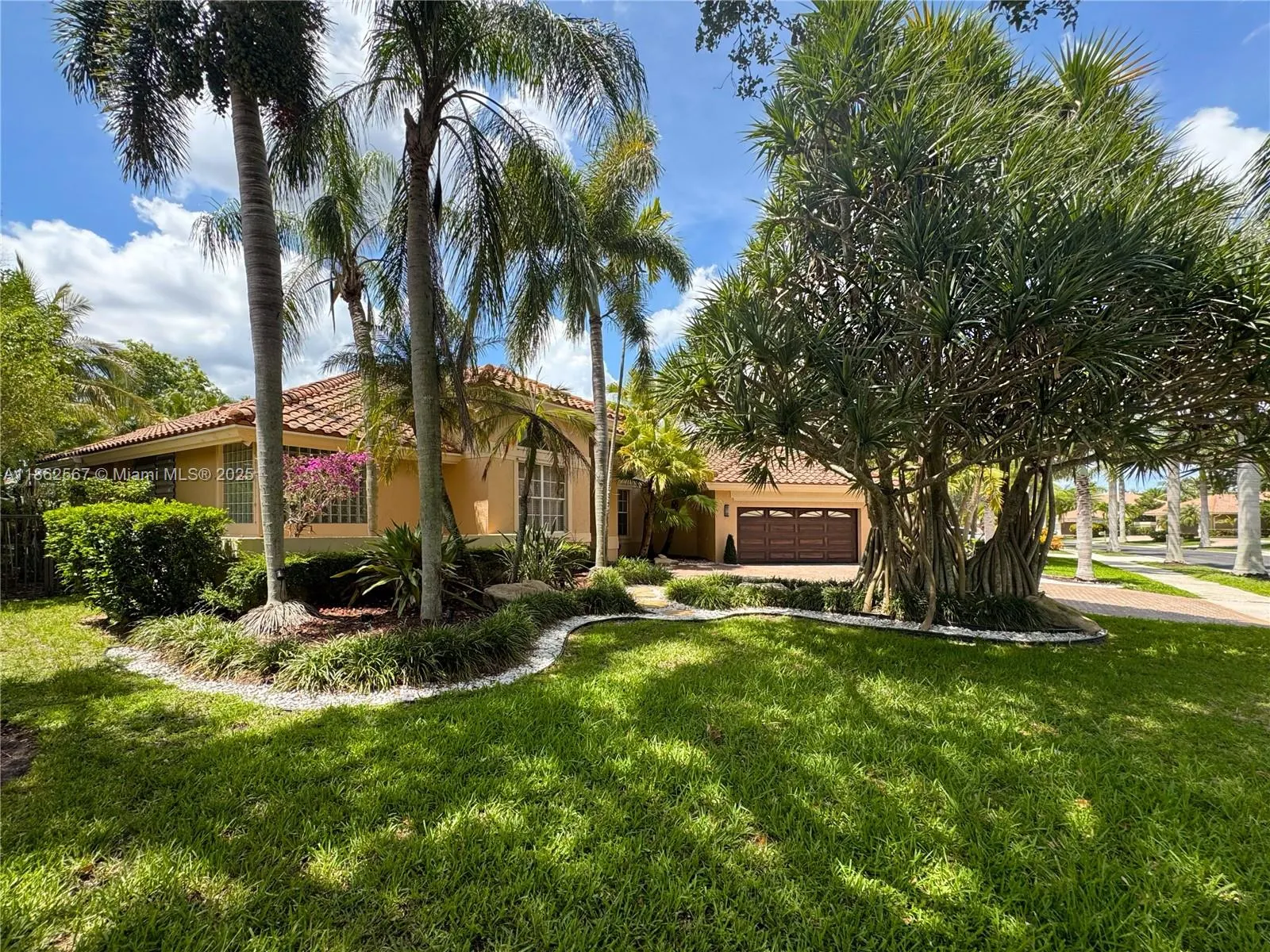375 Sabal Way
