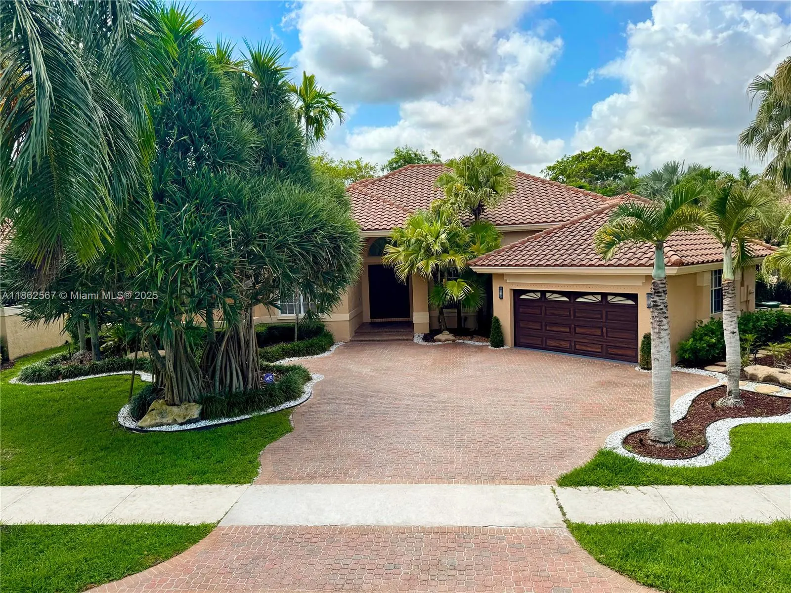 375 Sabal Way