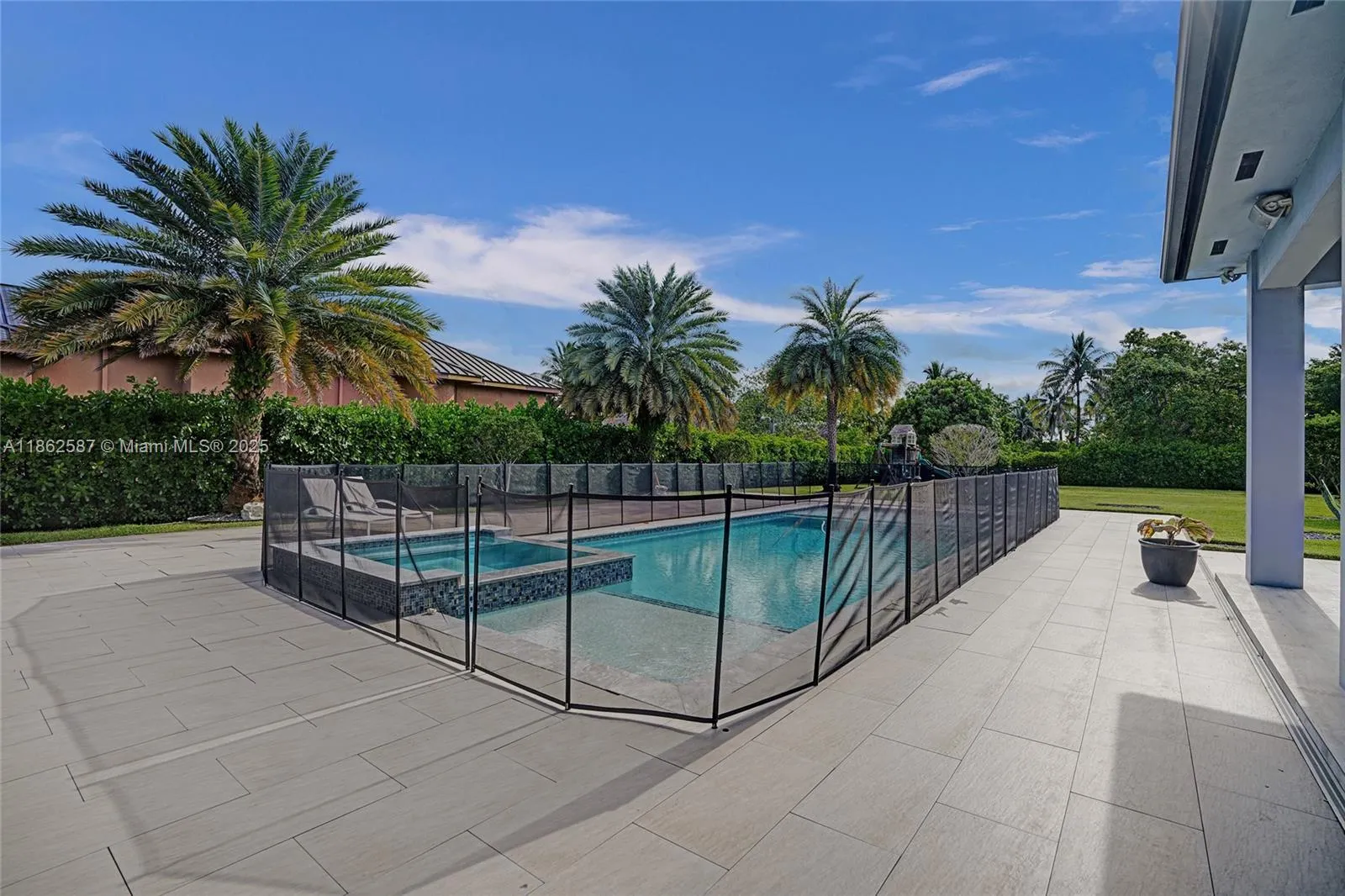 411 NW 125th Ave