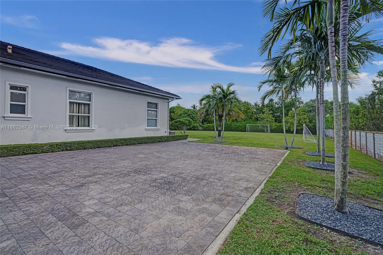 411 NW 125th Ave
