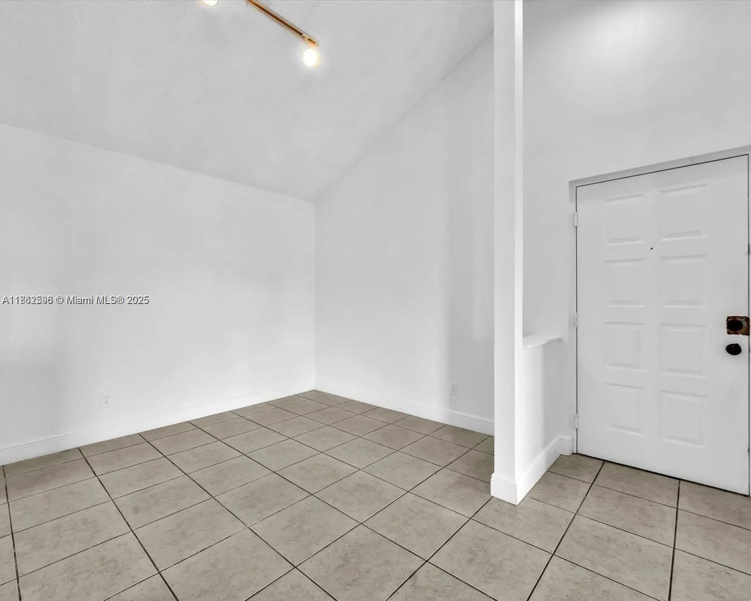 15770 SW 106th Ter, #303