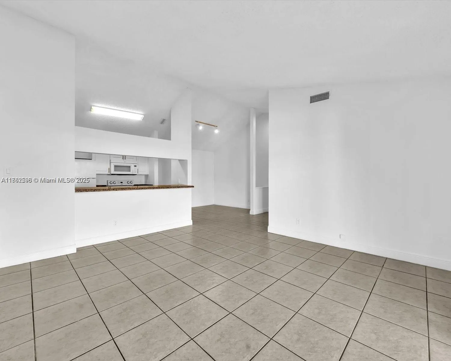 15770 SW 106th Ter, #303