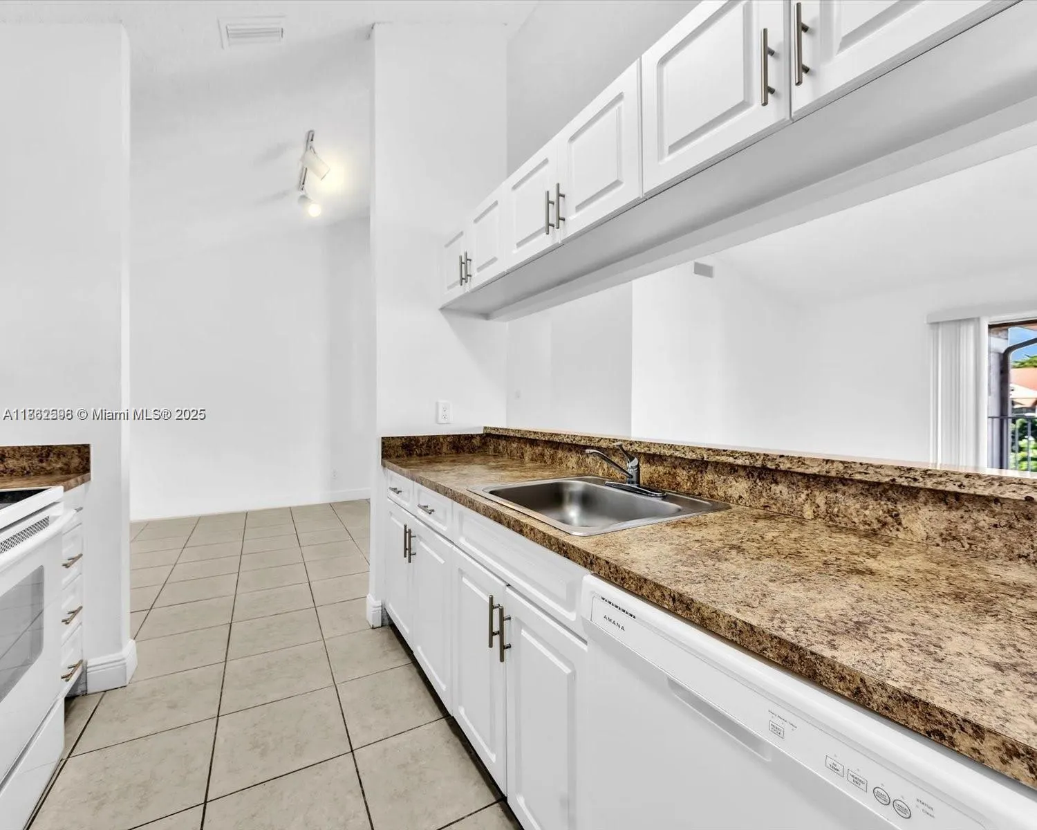15770 SW 106th Ter, #303