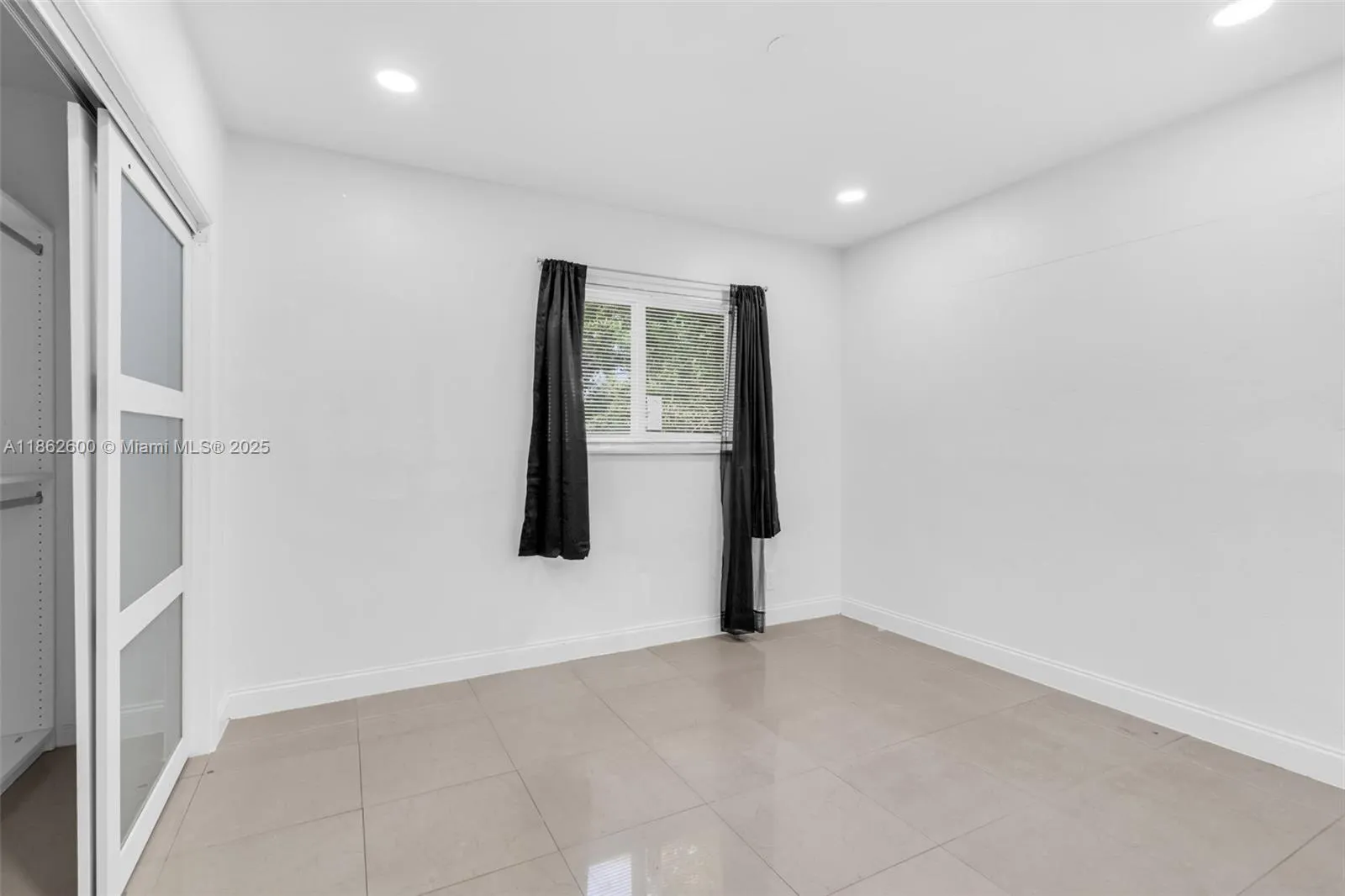 640 E Melrose Cir