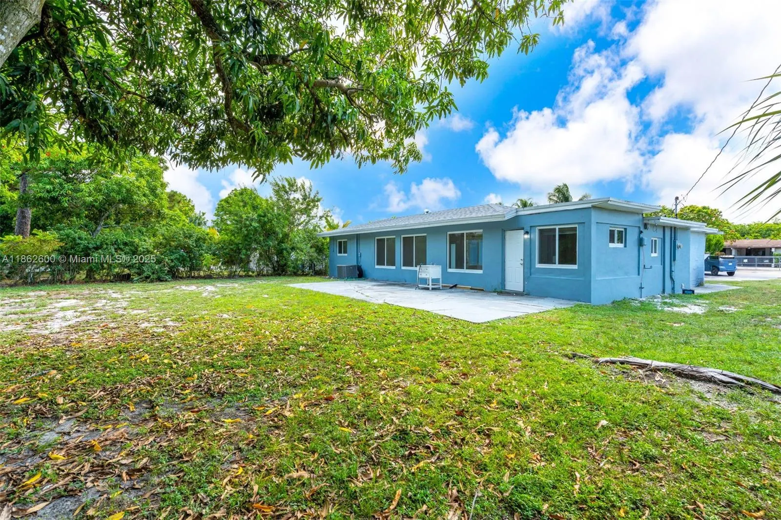 640 E Melrose Cir