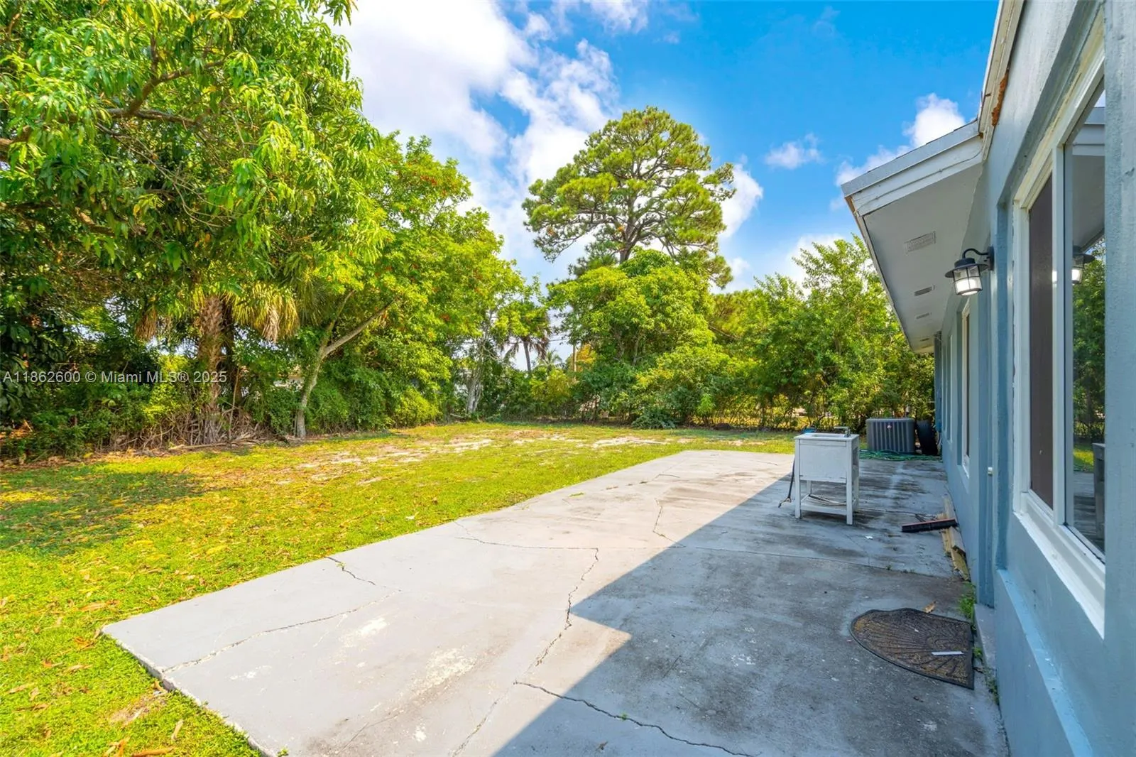 640 E Melrose Cir