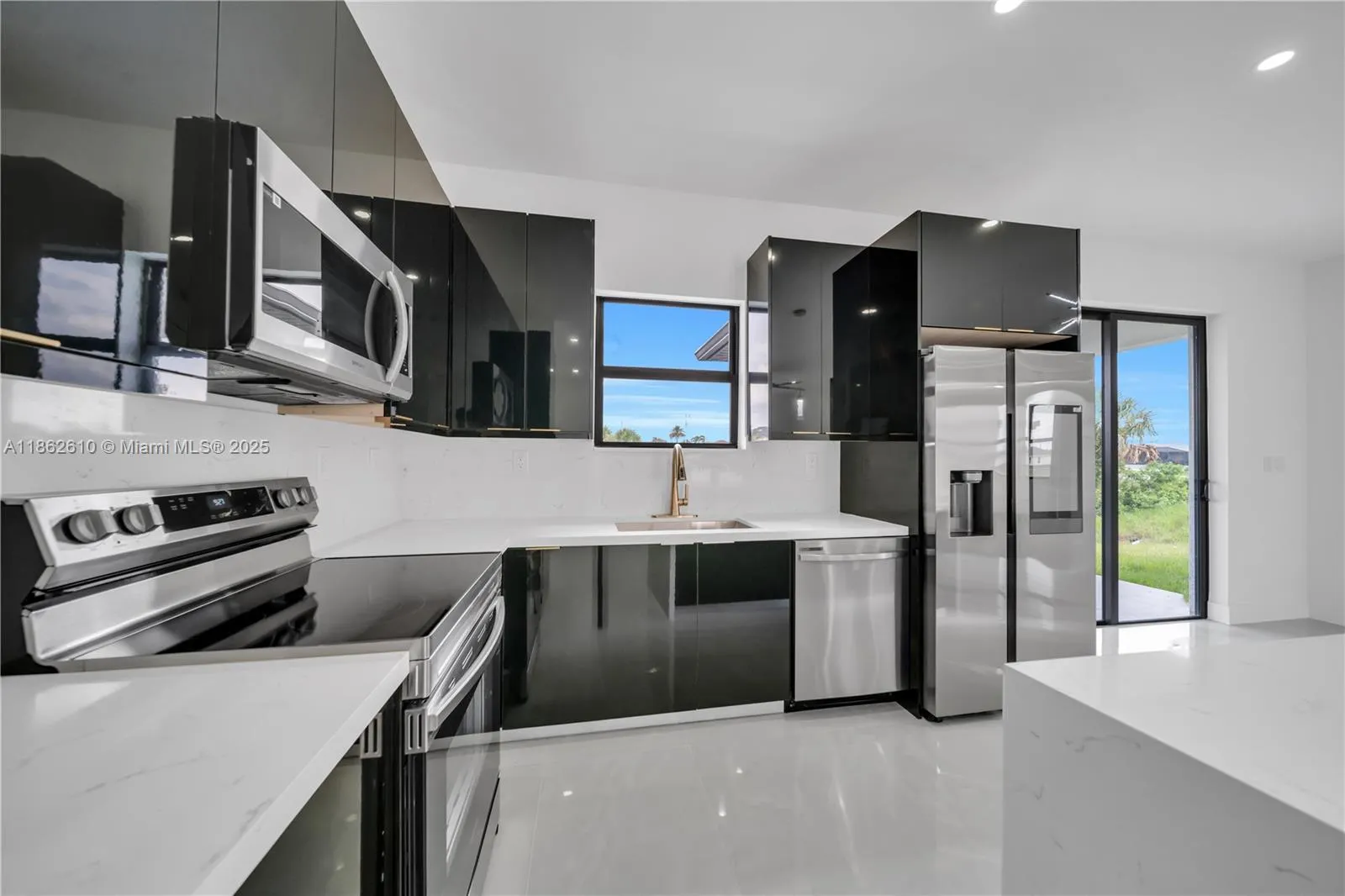 3821 NW 38th AVE