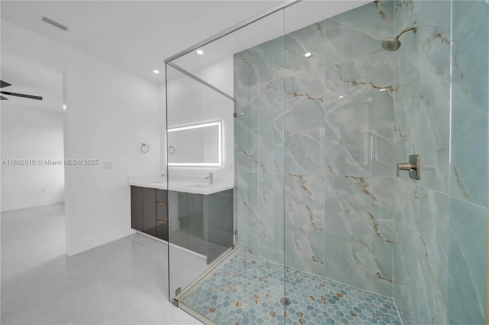 3821 NW 38th AVE
