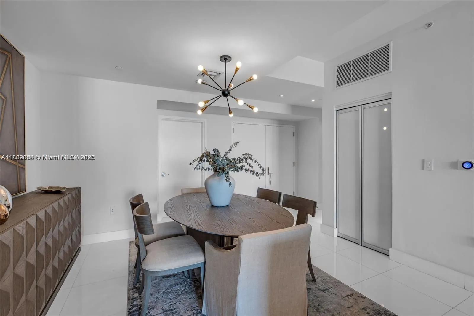 900 Biscayne Blvd, #5208