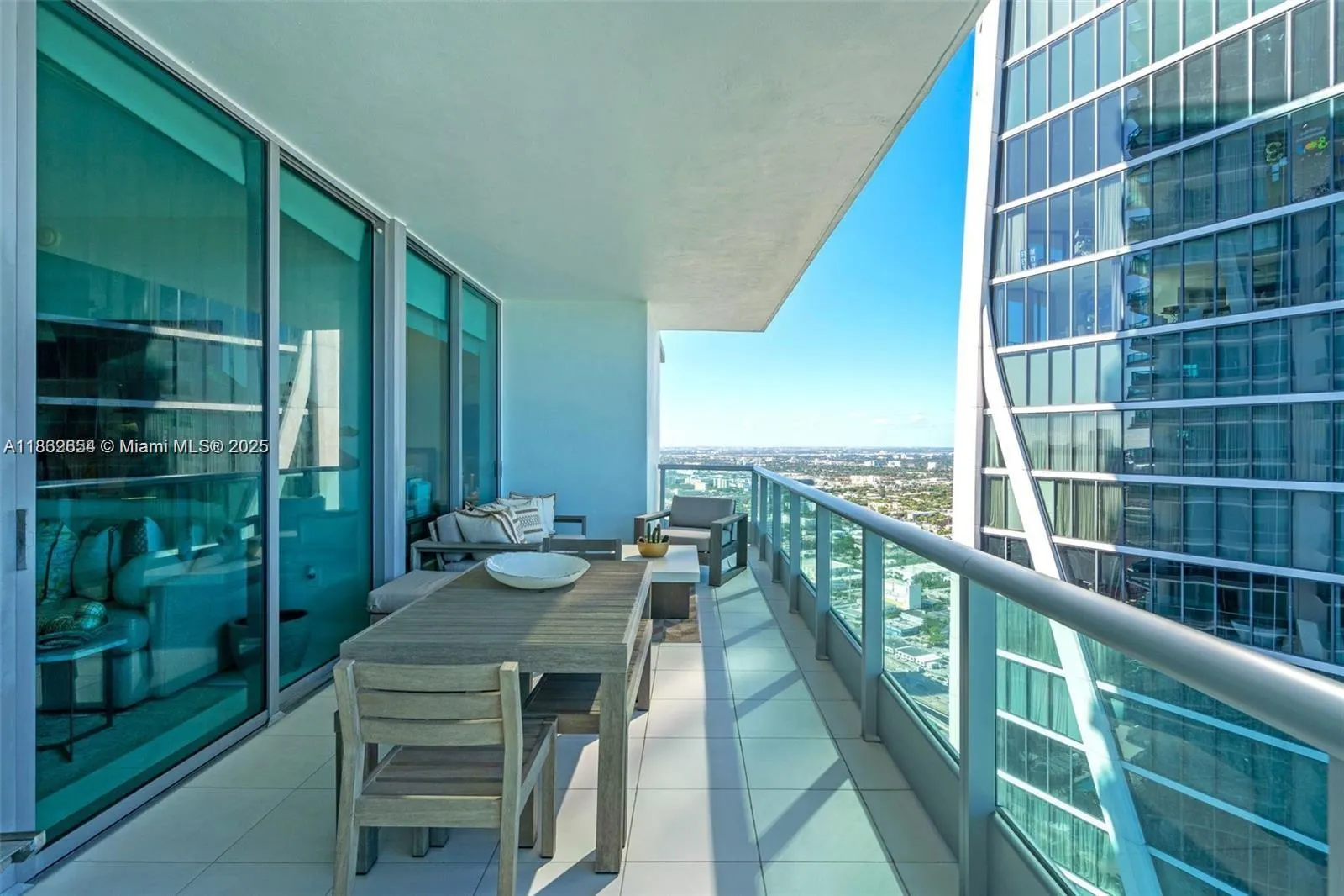 900 Biscayne Blvd, #5208