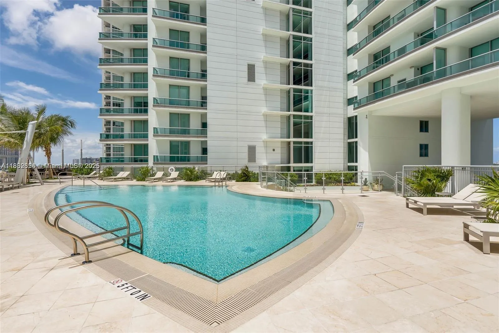 900 Biscayne Blvd, #5208