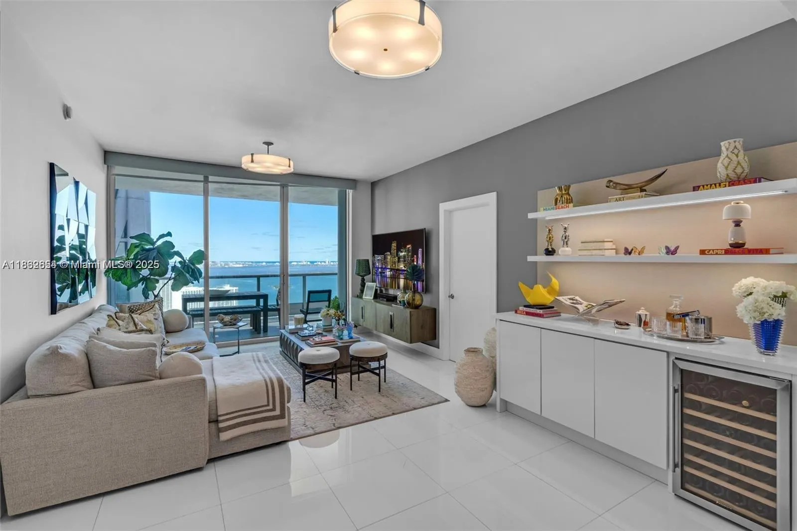 900 Biscayne Blvd, #5208