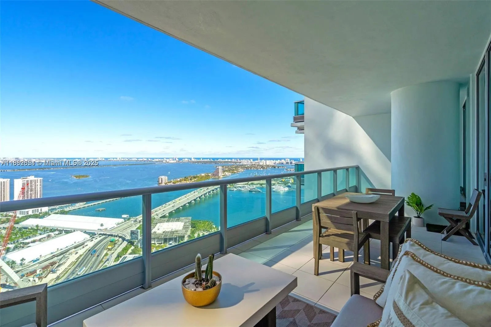 900 Biscayne Blvd, #5208