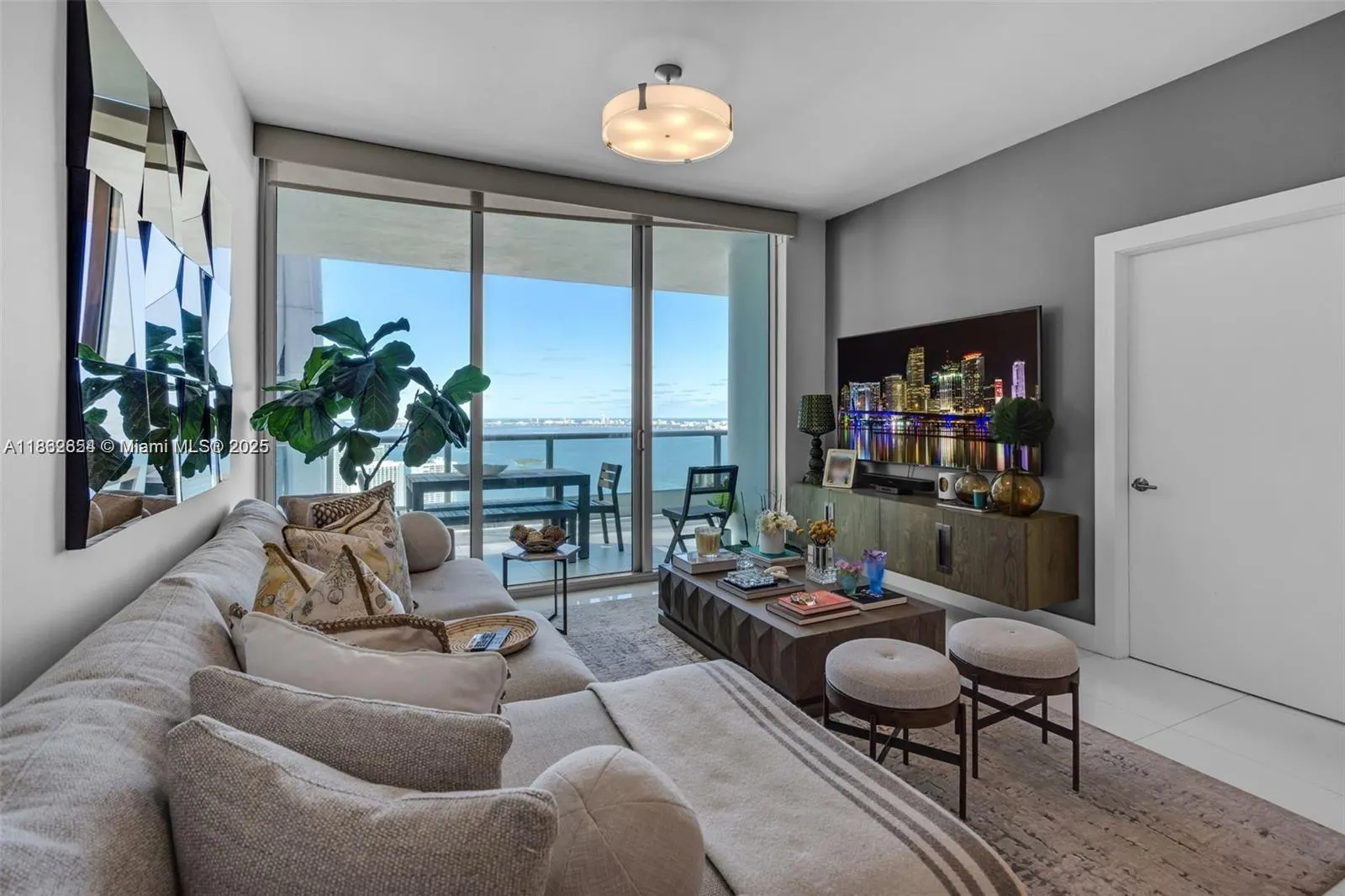 900 Biscayne Blvd, #5208