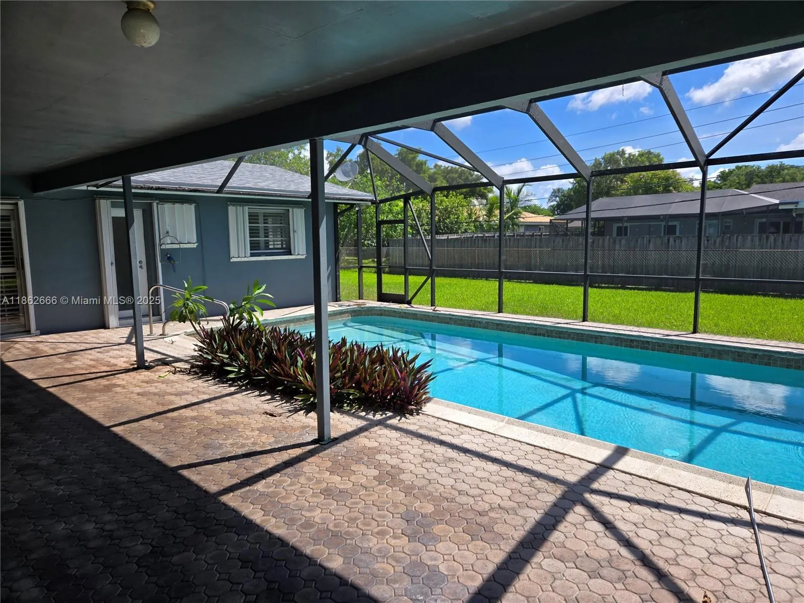 520 NW 75th Ter