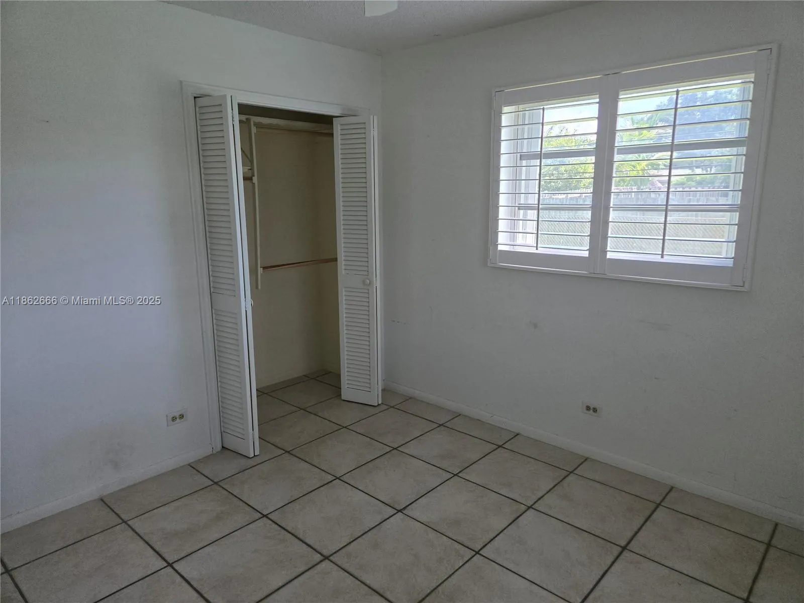 520 NW 75th Ter
