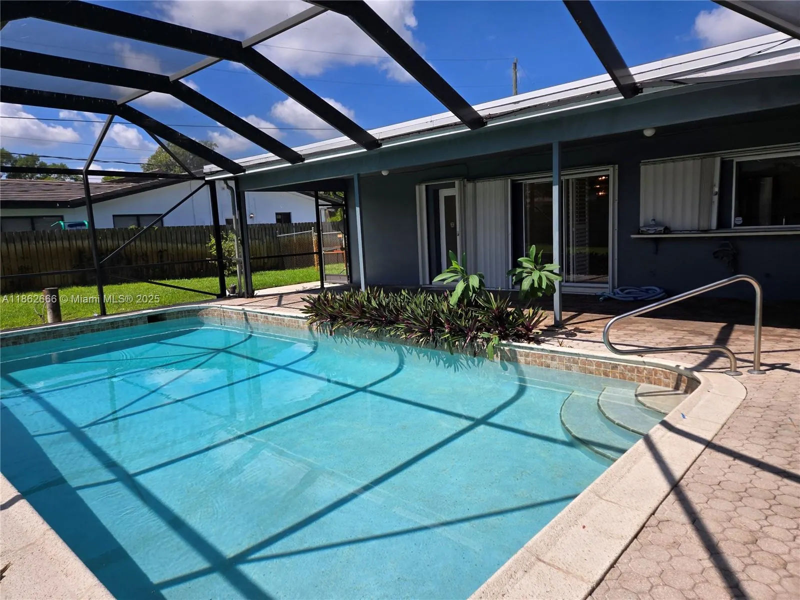 520 NW 75th Ter