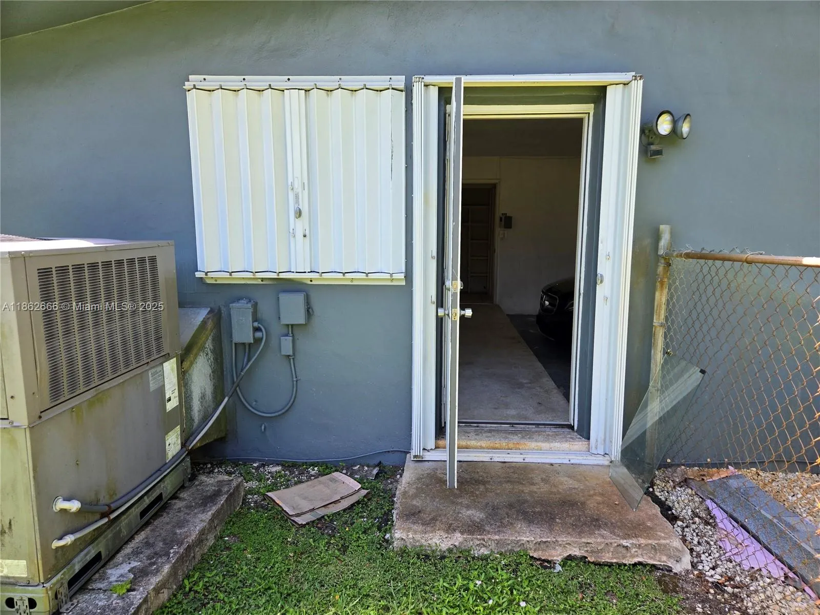 520 NW 75th Ter
