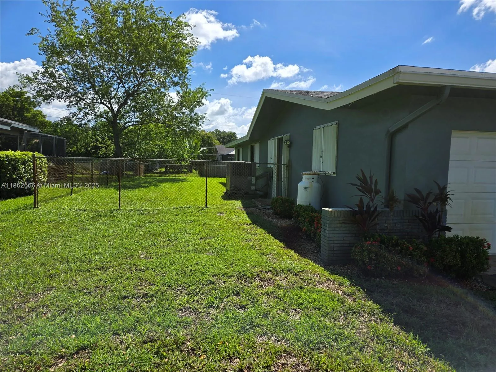 520 NW 75th Ter