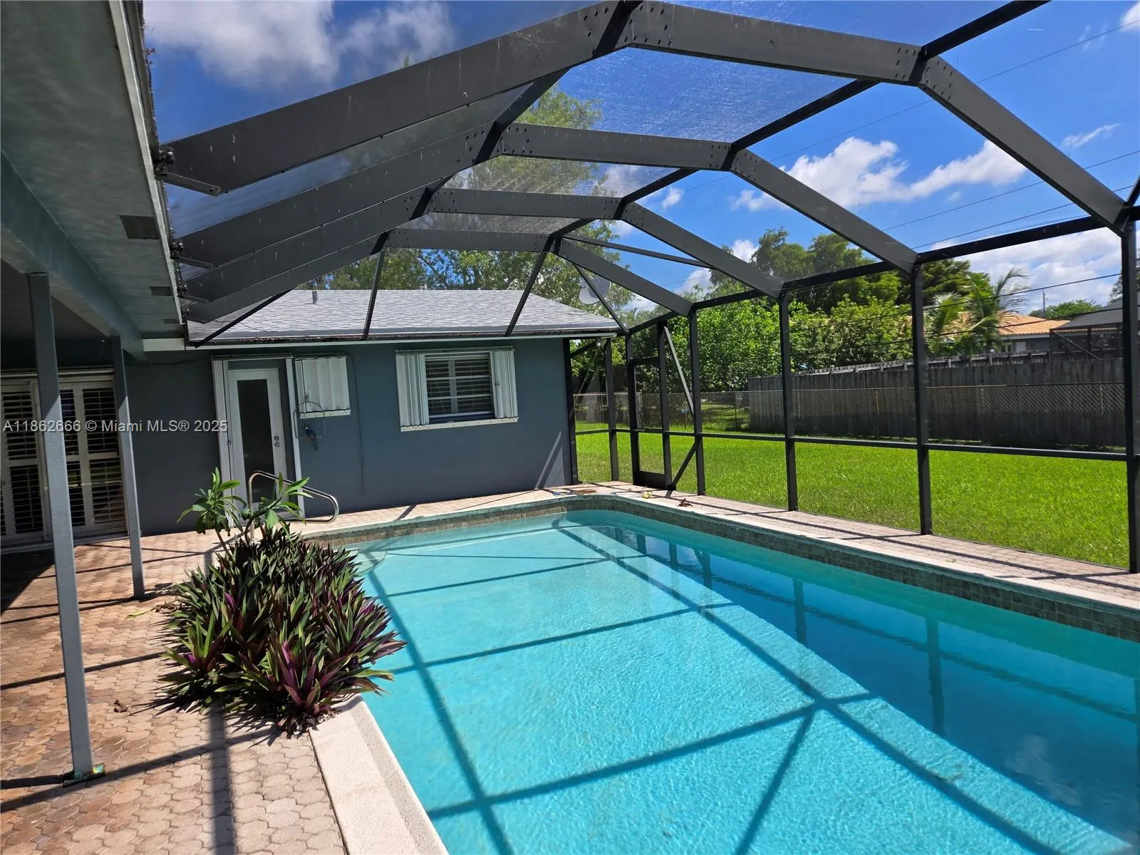 520 NW 75th Ter