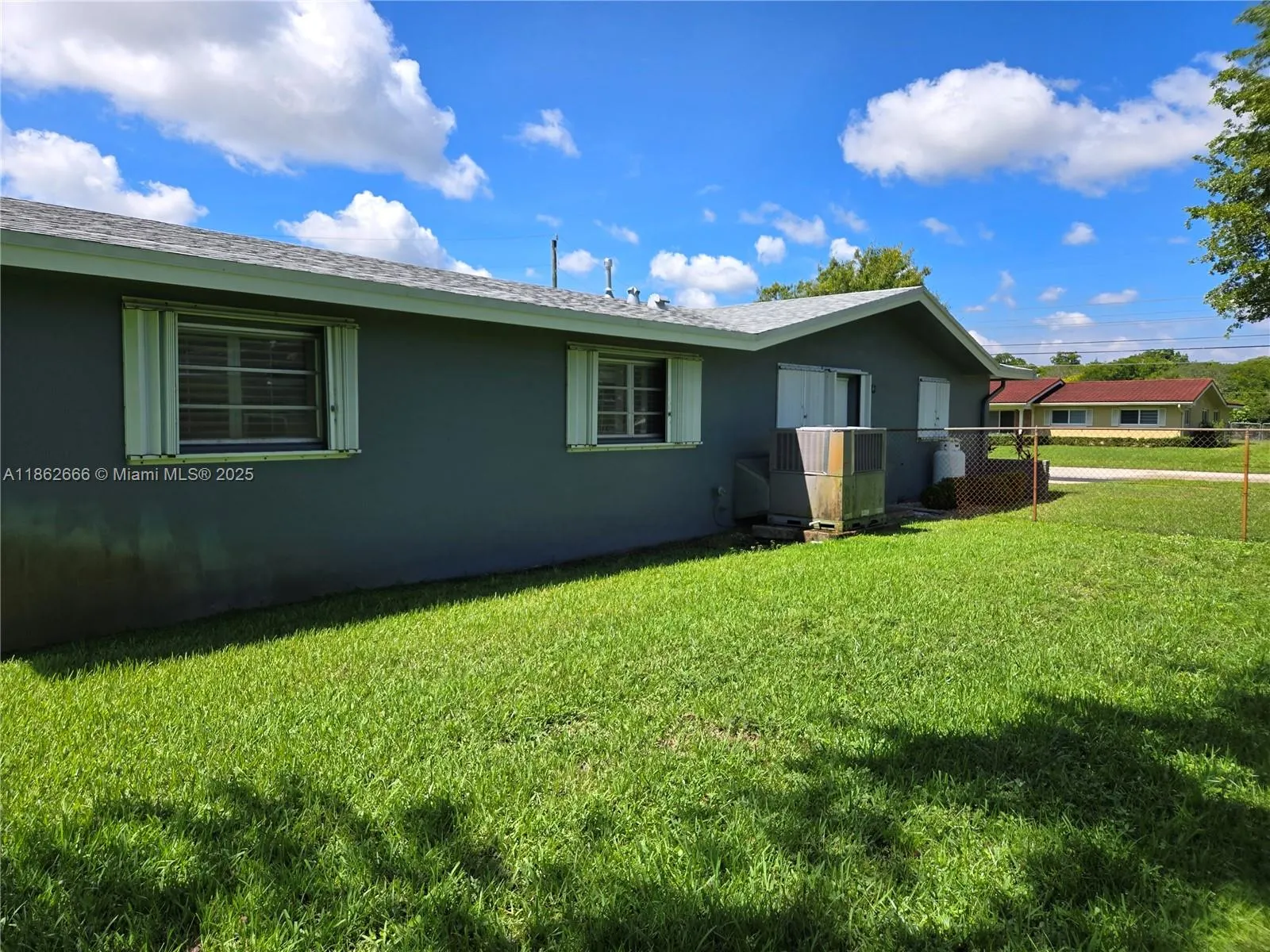 520 NW 75th Ter