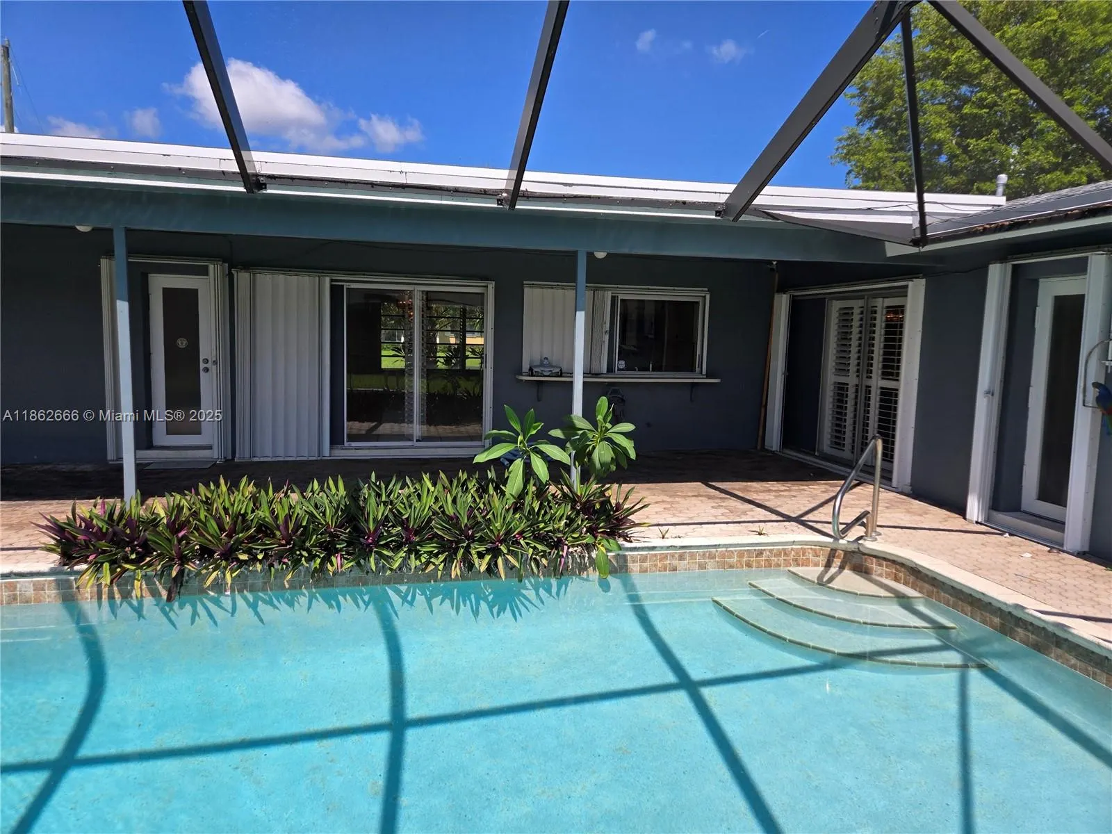 520 NW 75th Ter