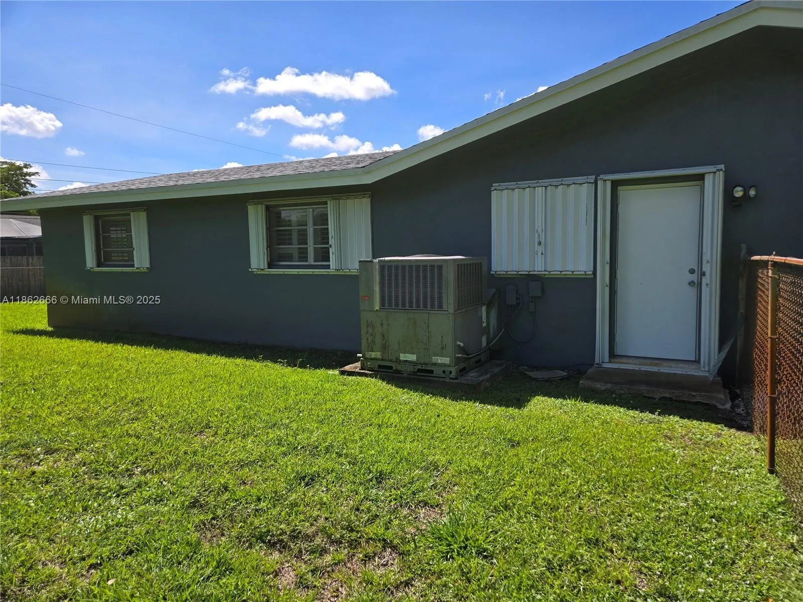 520 NW 75th Ter