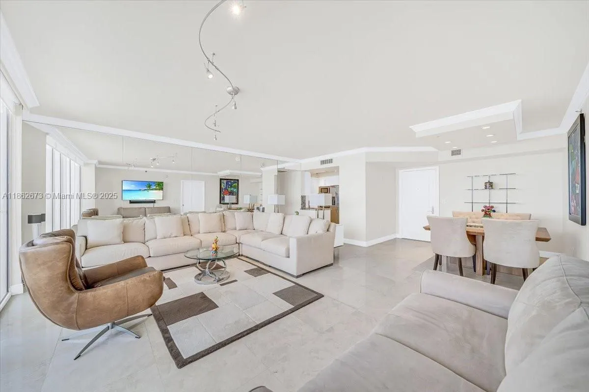 18911 Collins Ave, #1903
