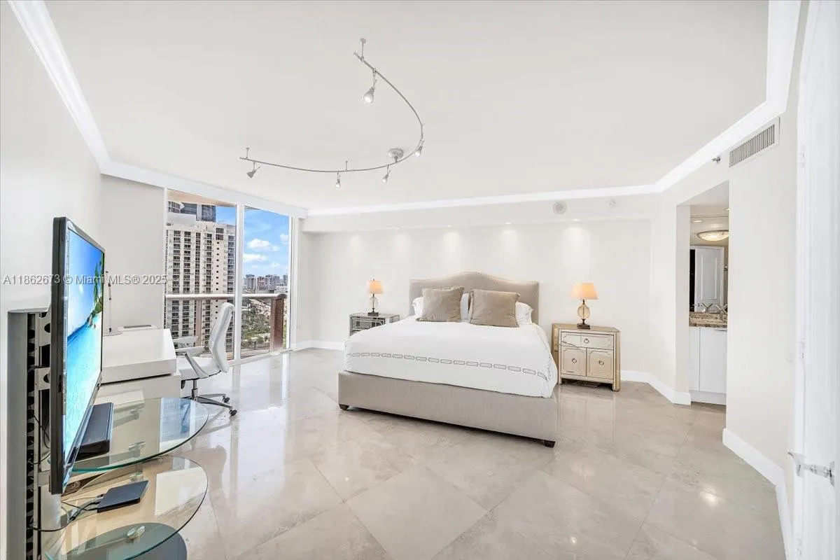 18911 Collins Ave, #1903