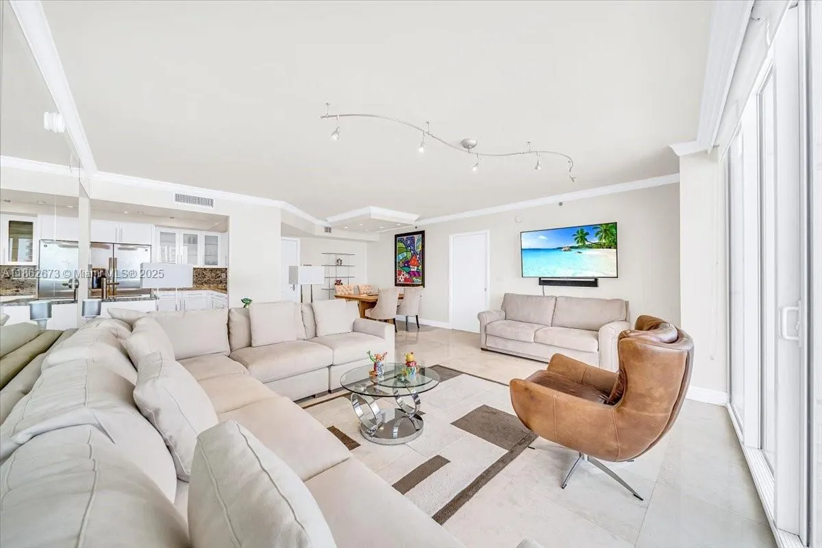 18911 Collins Ave, #1903