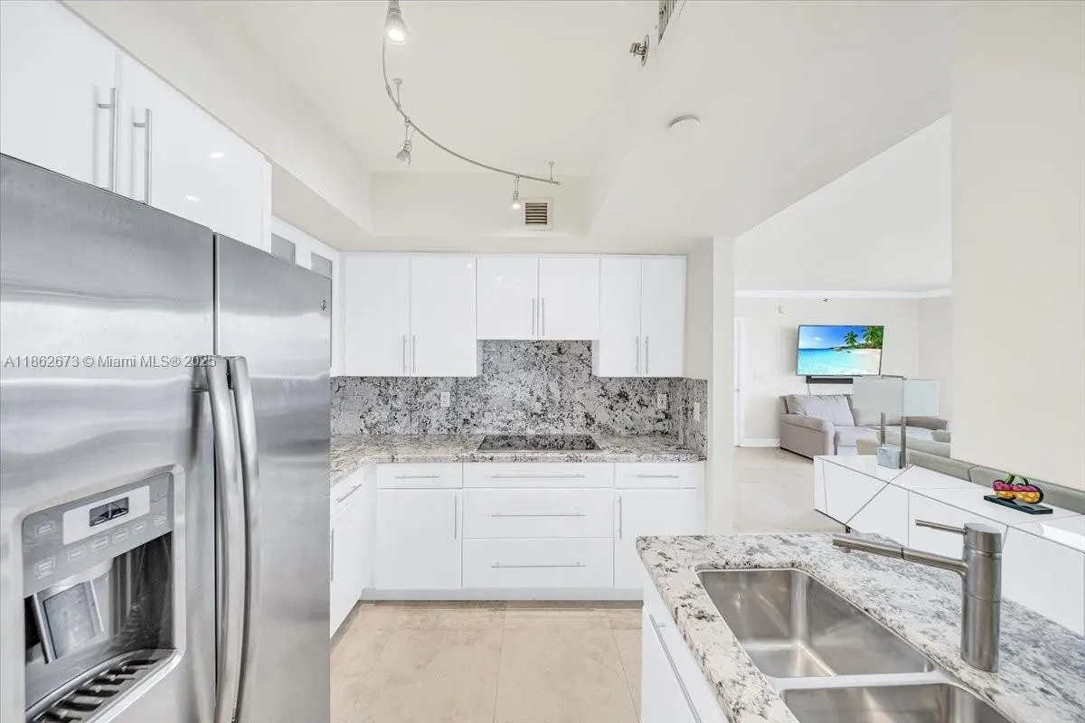 18911 Collins Ave, #1903
