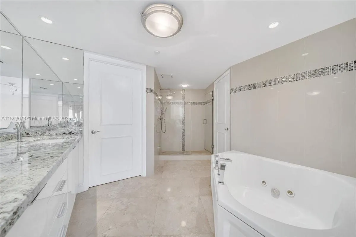18911 Collins Ave, #1903