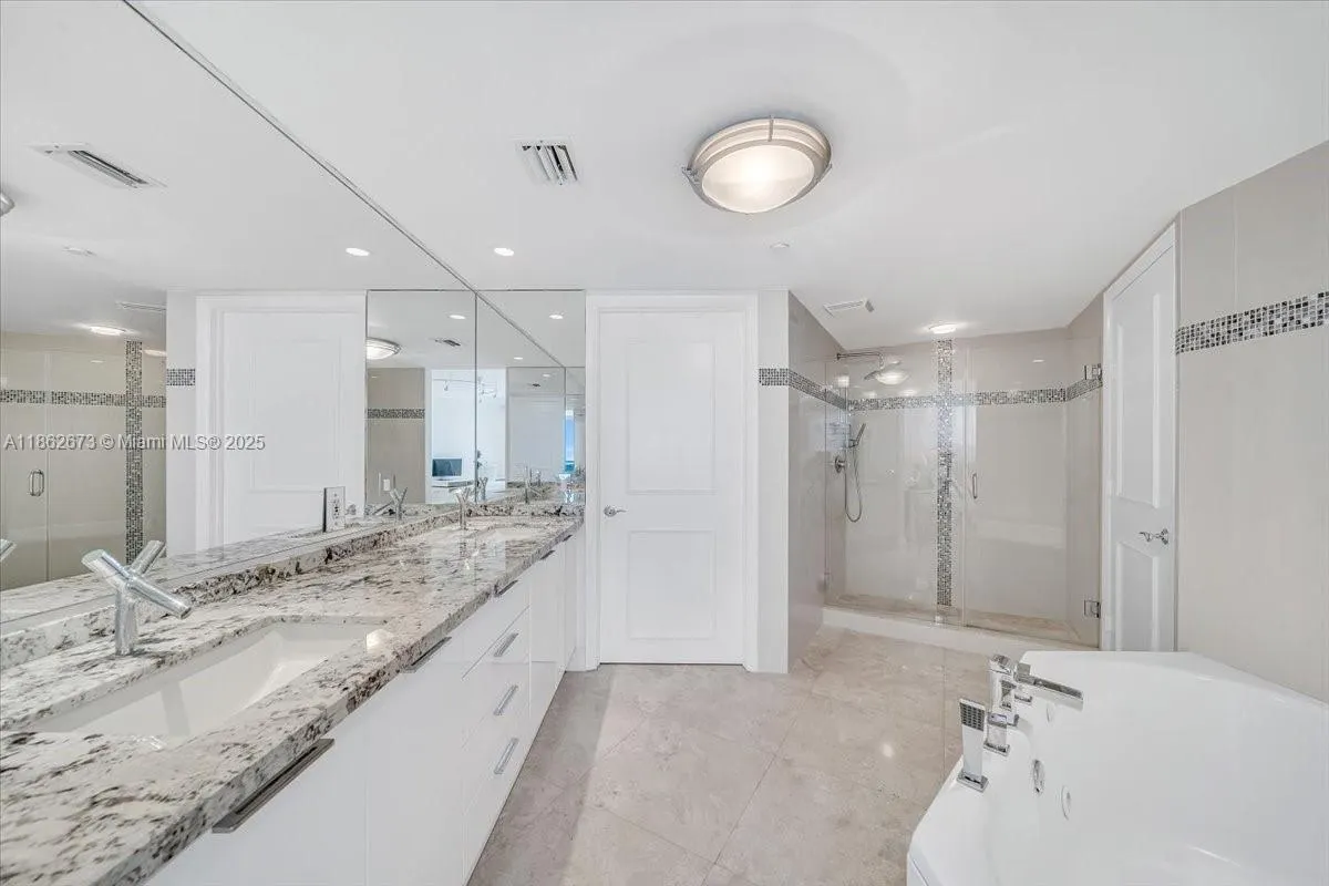 18911 Collins Ave, #1903