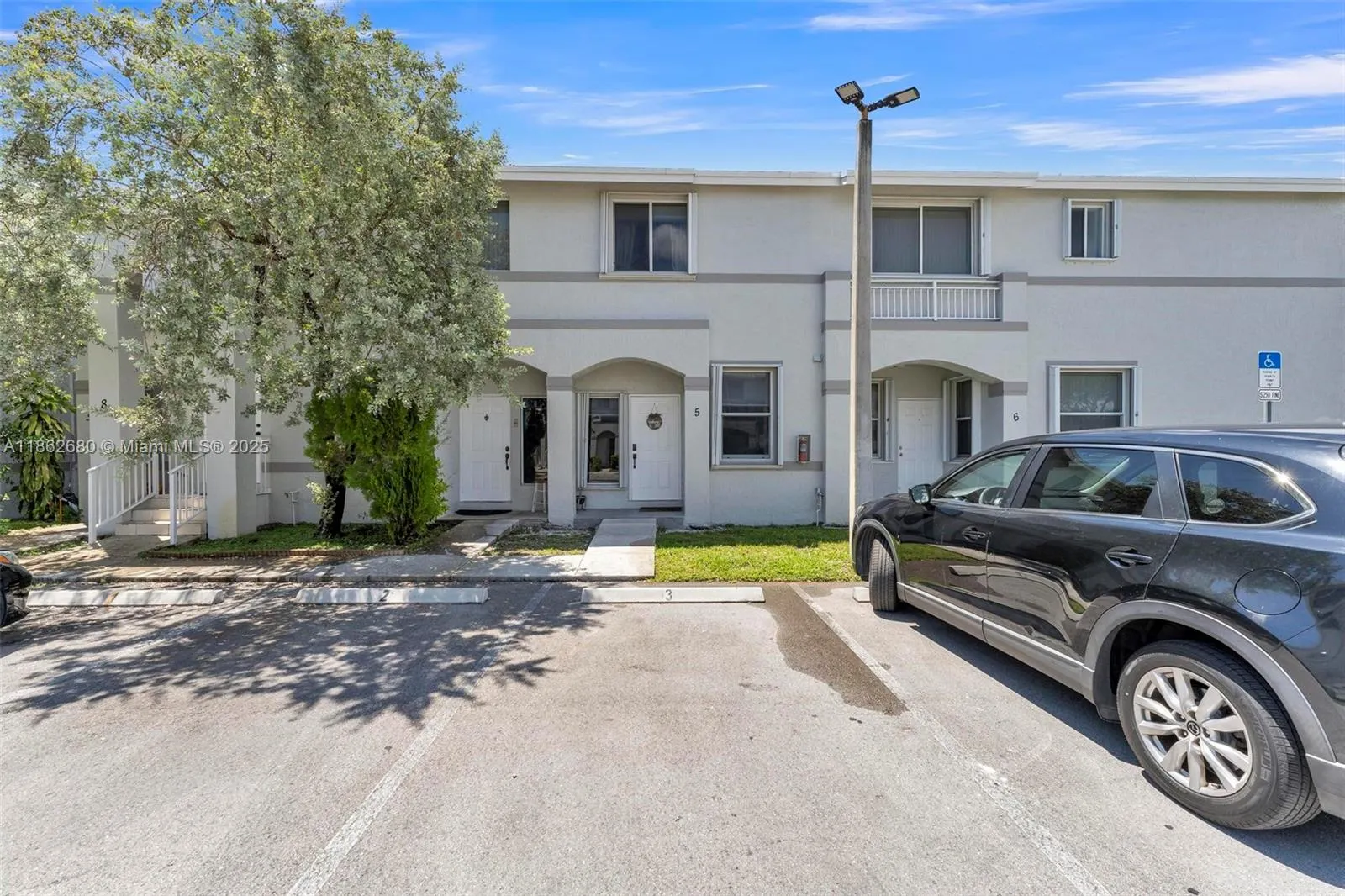 21245 NE 8th Pl, #5