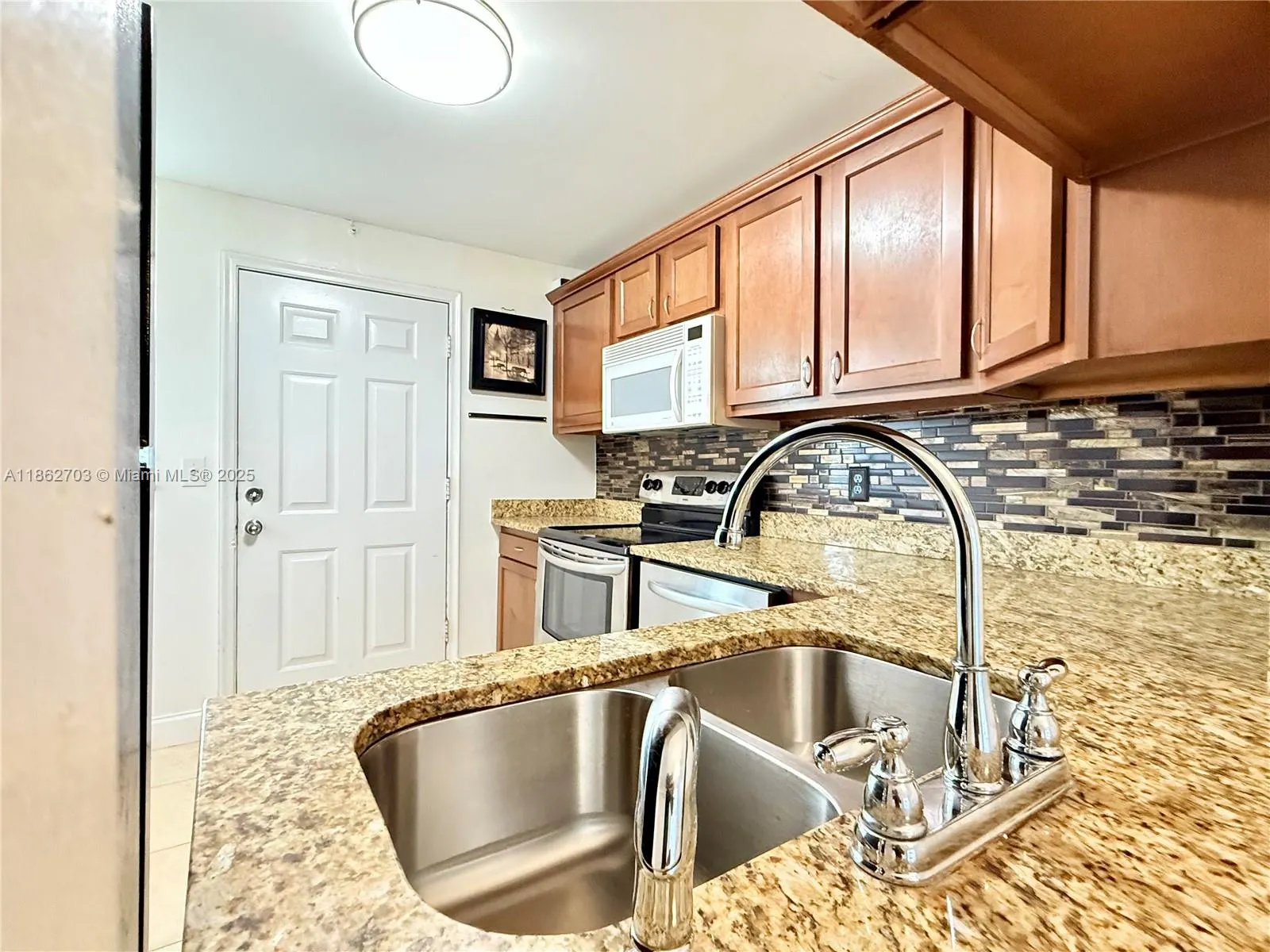 5495 NW 10th Ct, #104