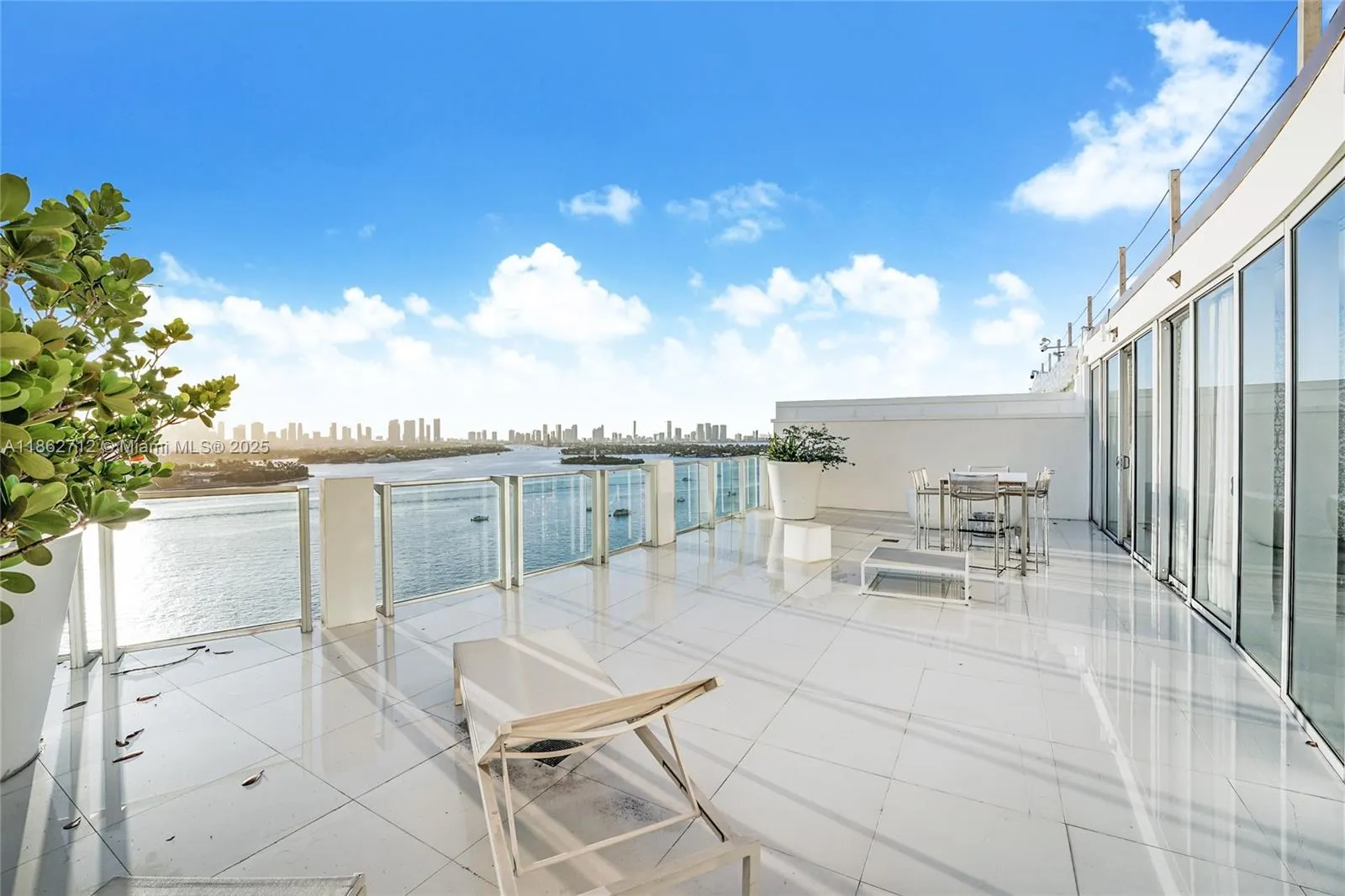 1100 West Ave, #TS-4