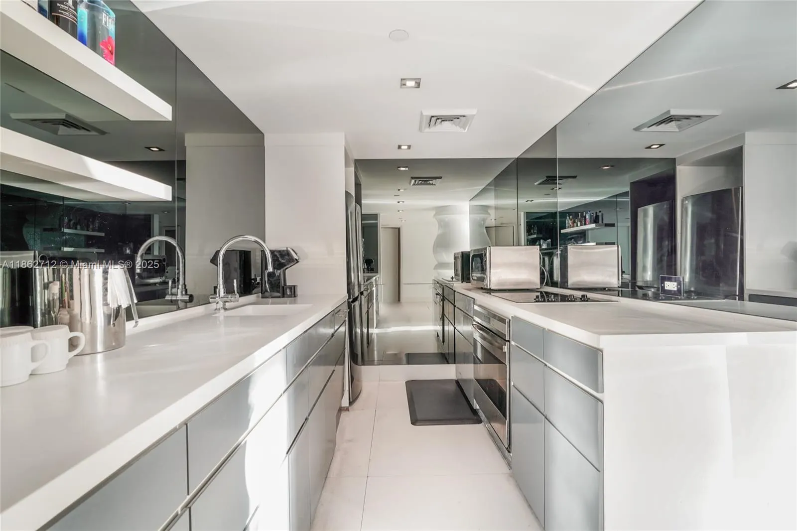 1100 West Ave, #TS-4