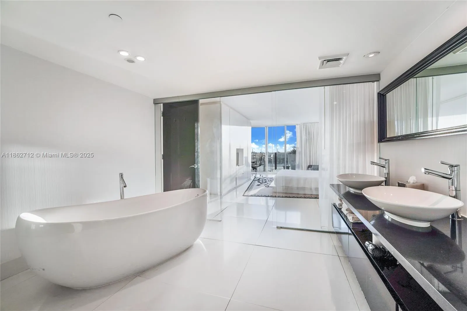 1100 West Ave, #TS-4