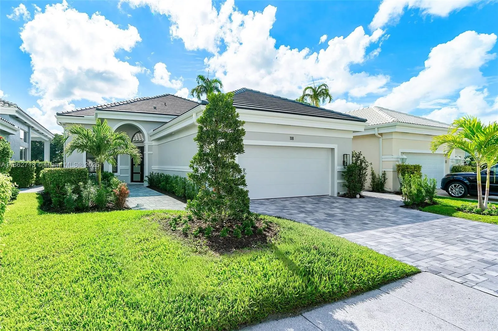 118 Emerald Key Ln
