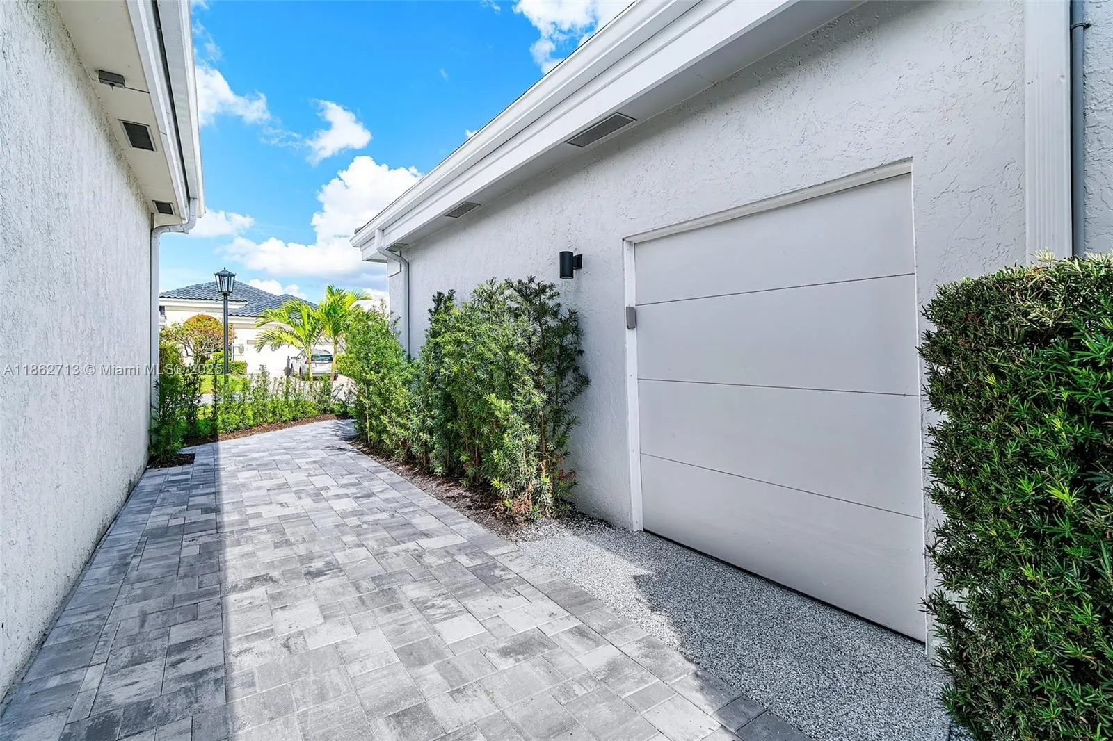 118 Emerald Key Ln